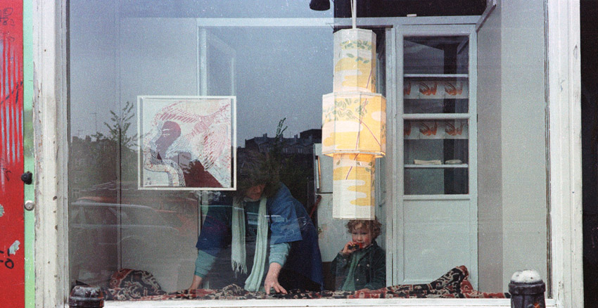 etalage Koningsstraat 6 in mei 1983