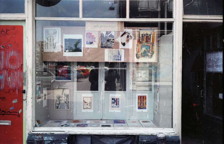 etalage Koningsstraat 6 in juni 1983