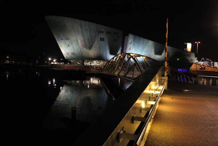 „Nemo,Oosterdok,by