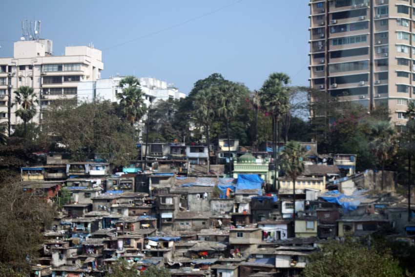 slums tussen chique nieuwbouw